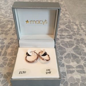 NWT Rose gold small hoop earrings
